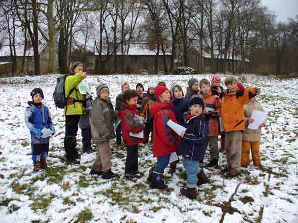 Einmal w�chentlich wird der Babelsberger Park mit einer Gruppe von max. 24 Kindern f�r 1,5 Stunden aufgesucht.
