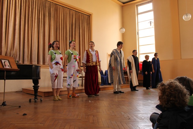 Sieben Snger und Sngerinnen der Deutschen Staatsoper