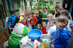 Besuch aus Ghana in der Ev. Grundschule Babelsber 